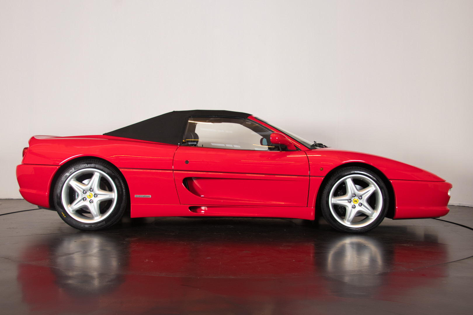 1996 Ferrari F355 spider 11