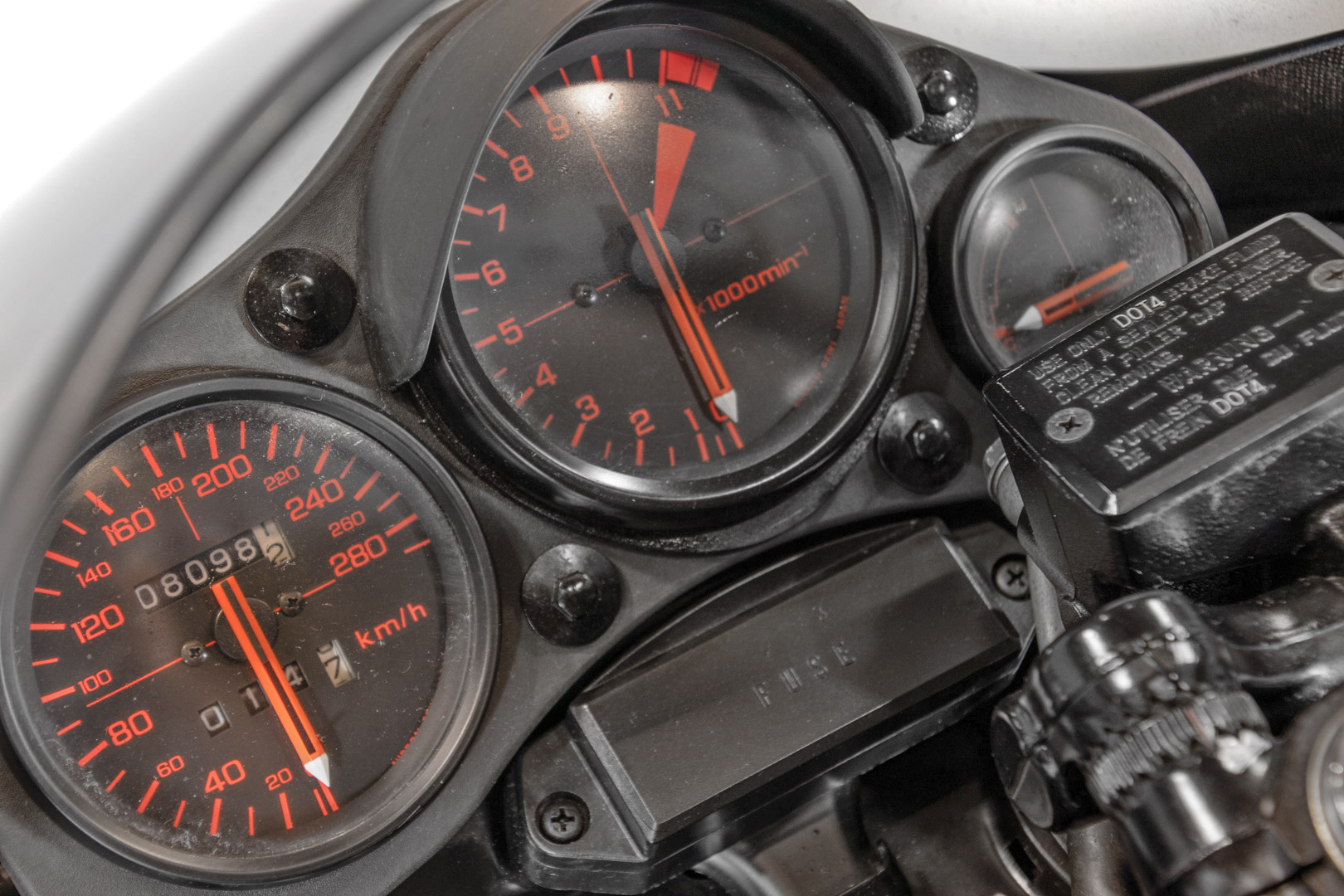1984 Honda VF1000R 11