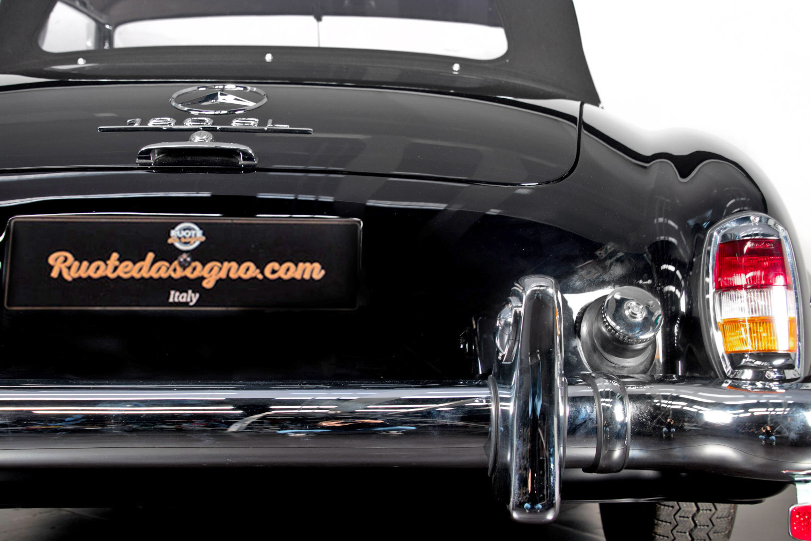 1961 Mercedes-Benz 190 SL 31
