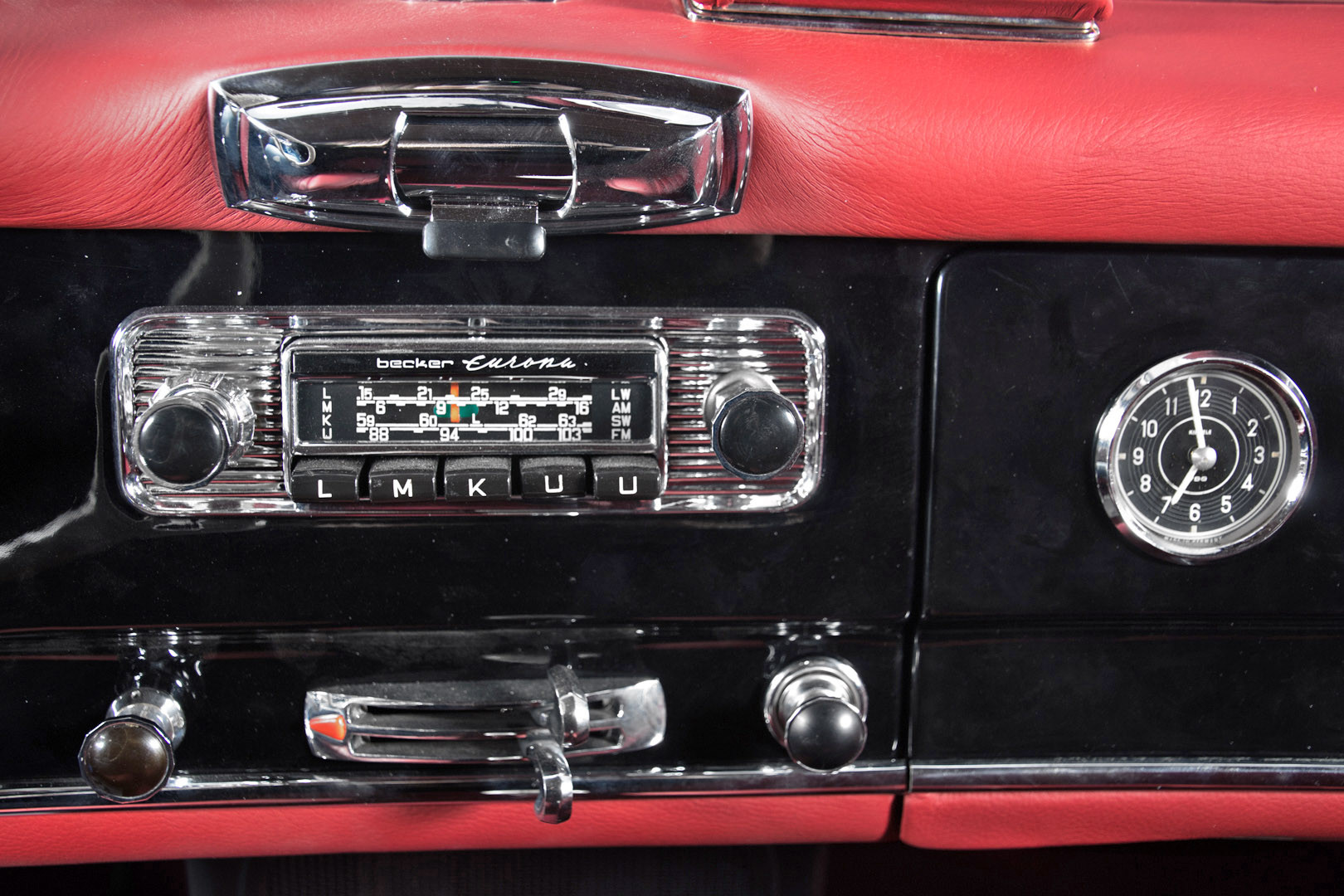 1961 Mercedes-Benz 190 SL 34