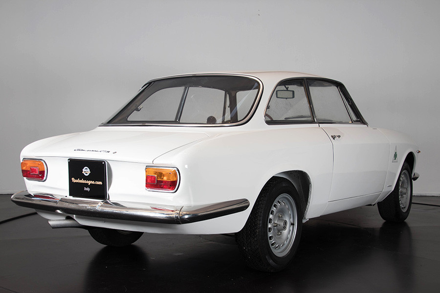 1967 Alfa Romeo GTA 1600 Stradale 7
