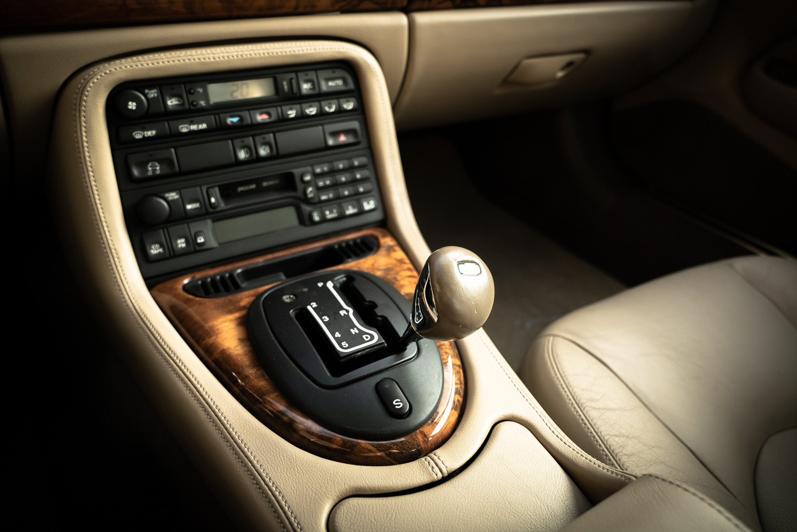 2002 Jaguar 4.2 XKR Coupé 41