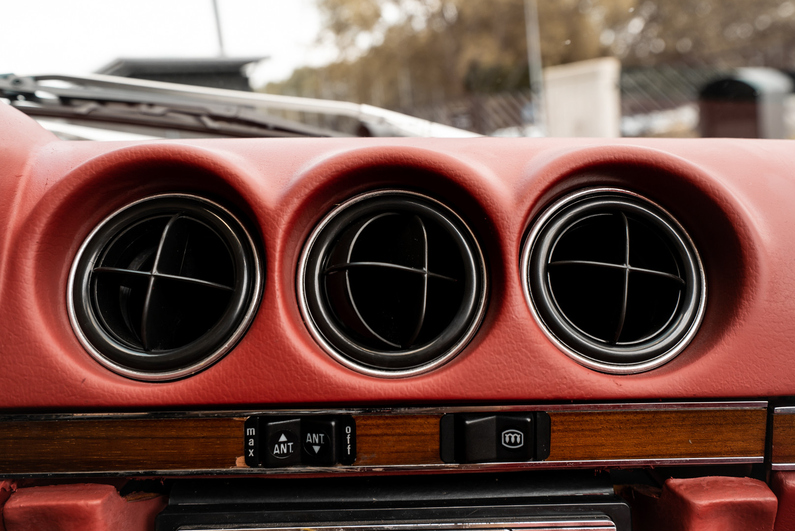 1977 Mercedes-Benz SL 450 26