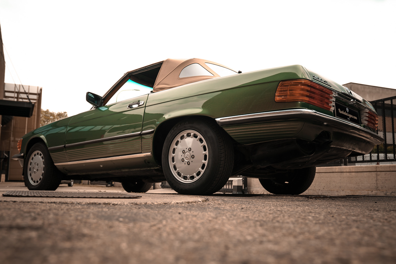 1986 Mercedes-Benz SL 300 4