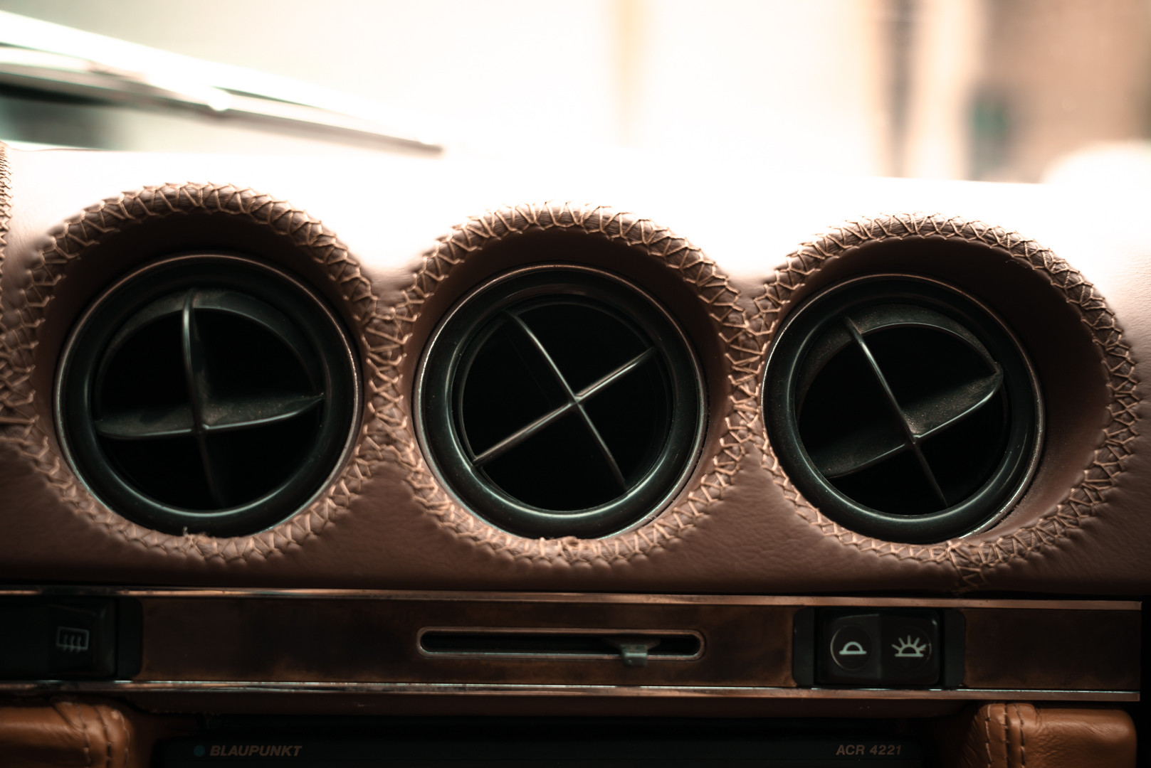 1986 Mercedes-Benz SL 300 27
