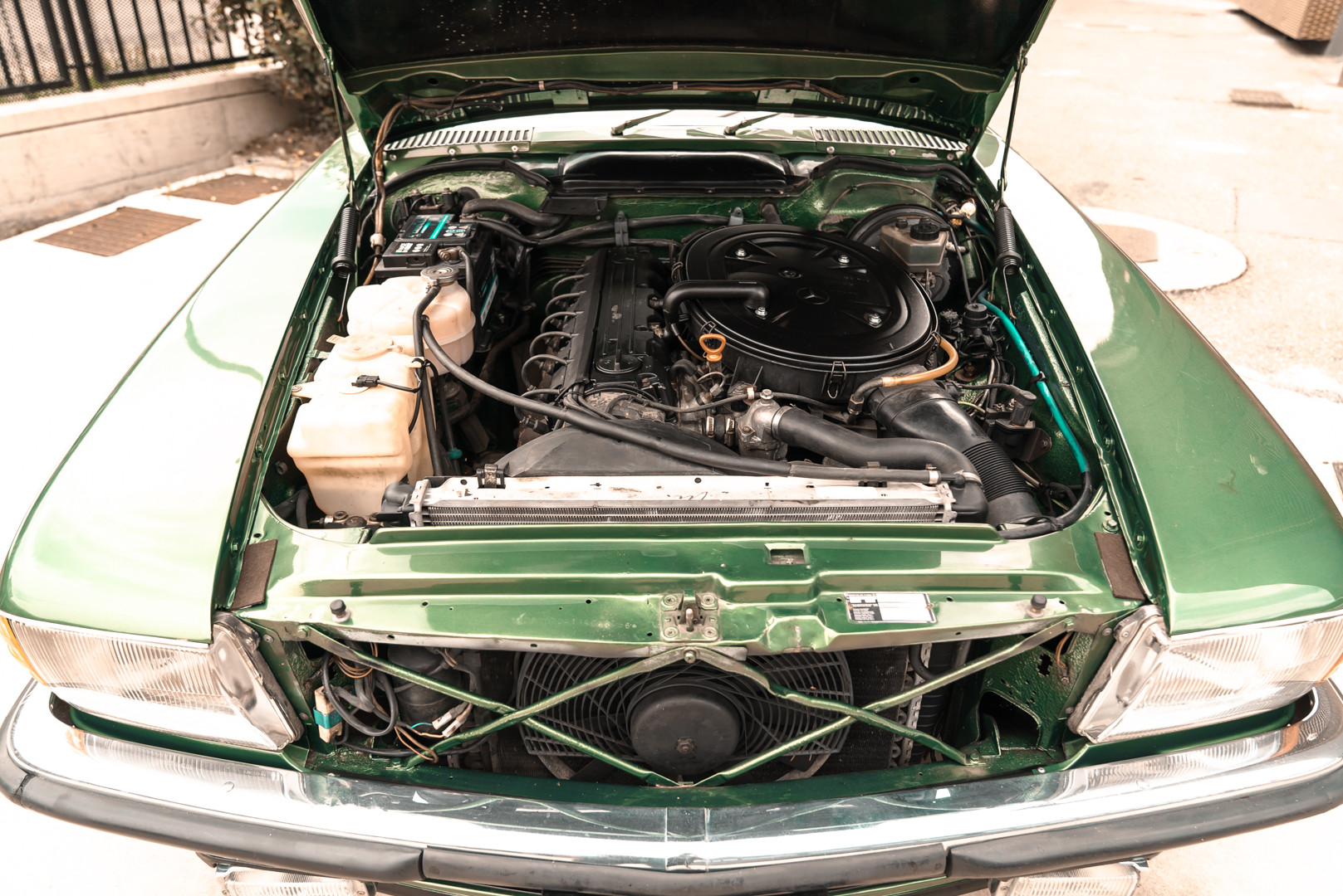 1986 Mercedes-Benz SL 300 34