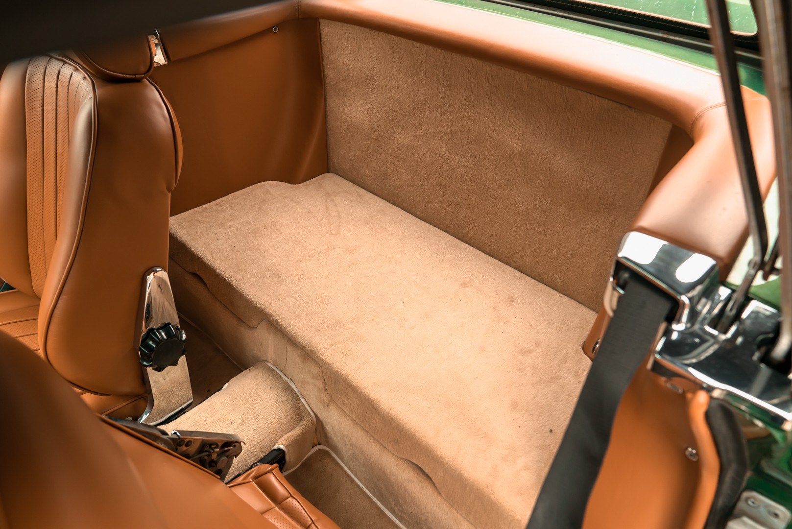 1986 Mercedes-Benz SL 300 32