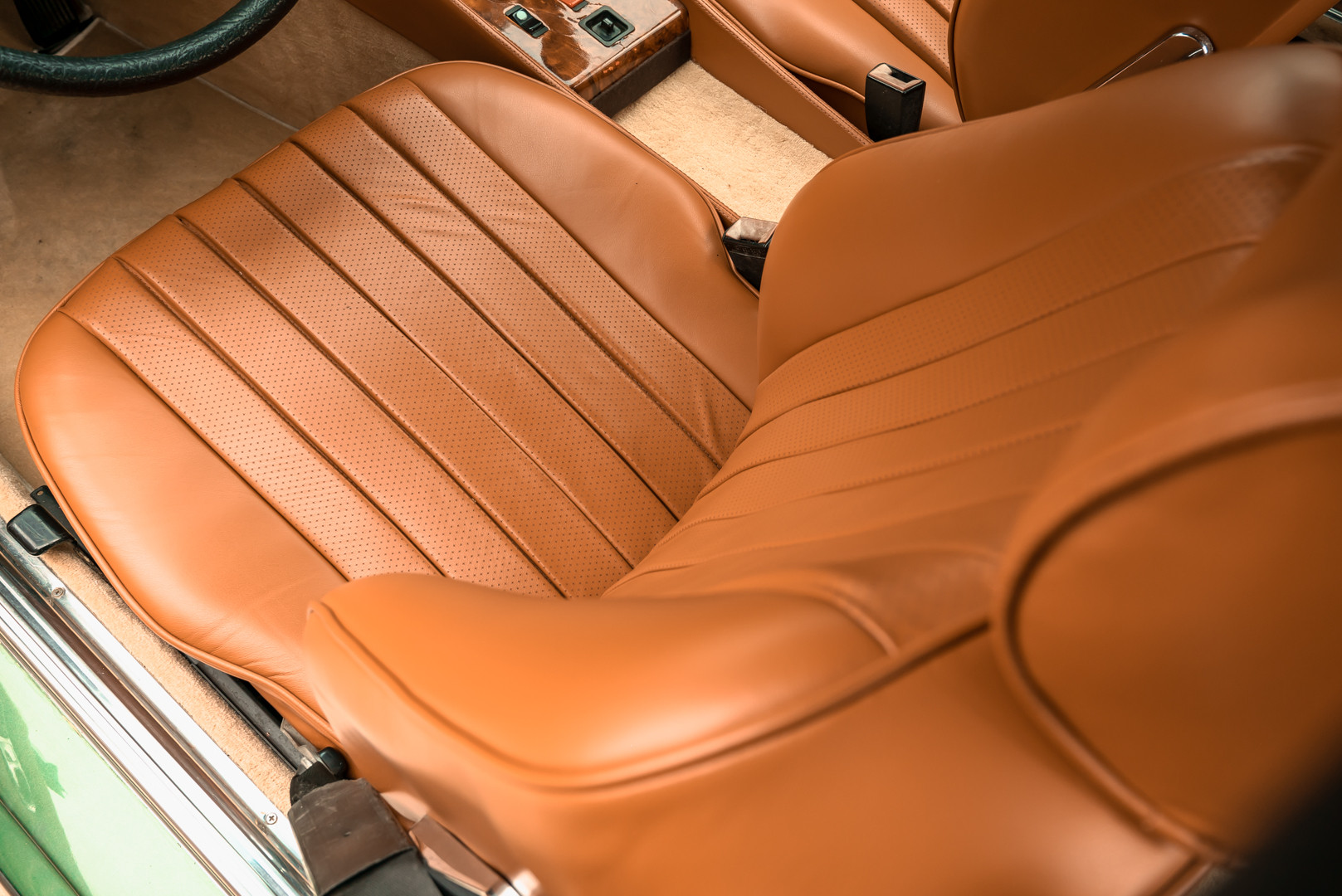 1986 Mercedes-Benz SL 300 33