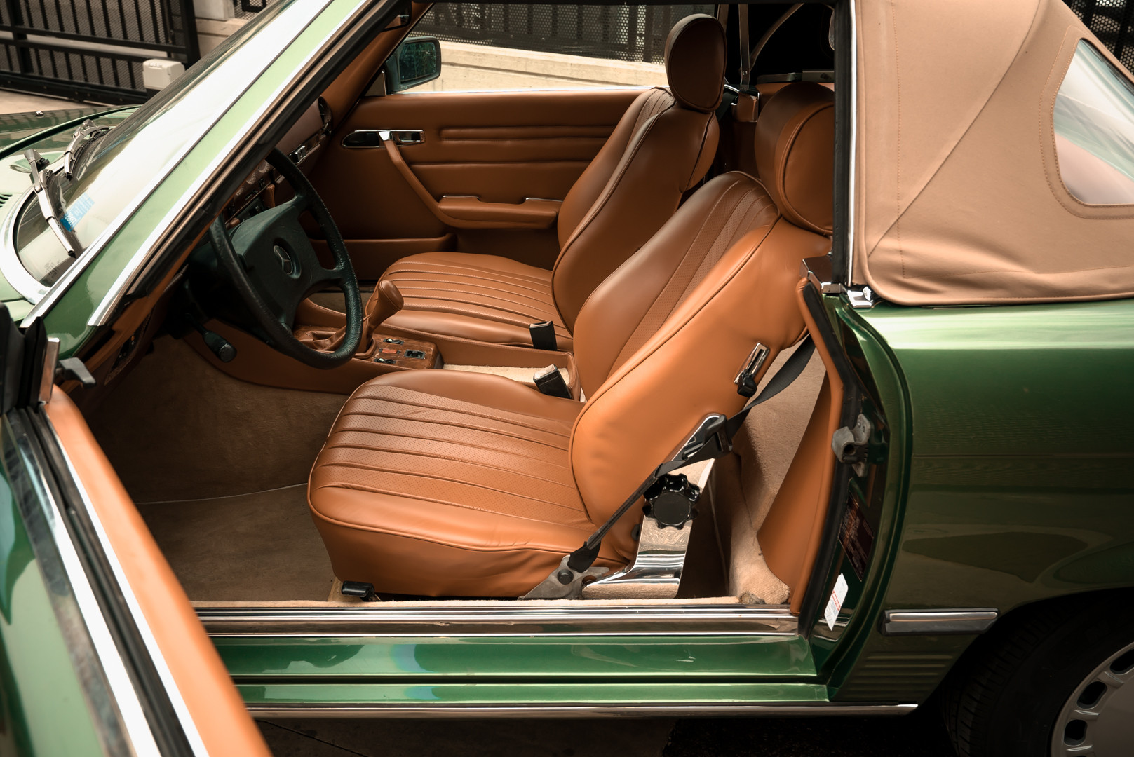 1986 Mercedes-Benz SL 300 16