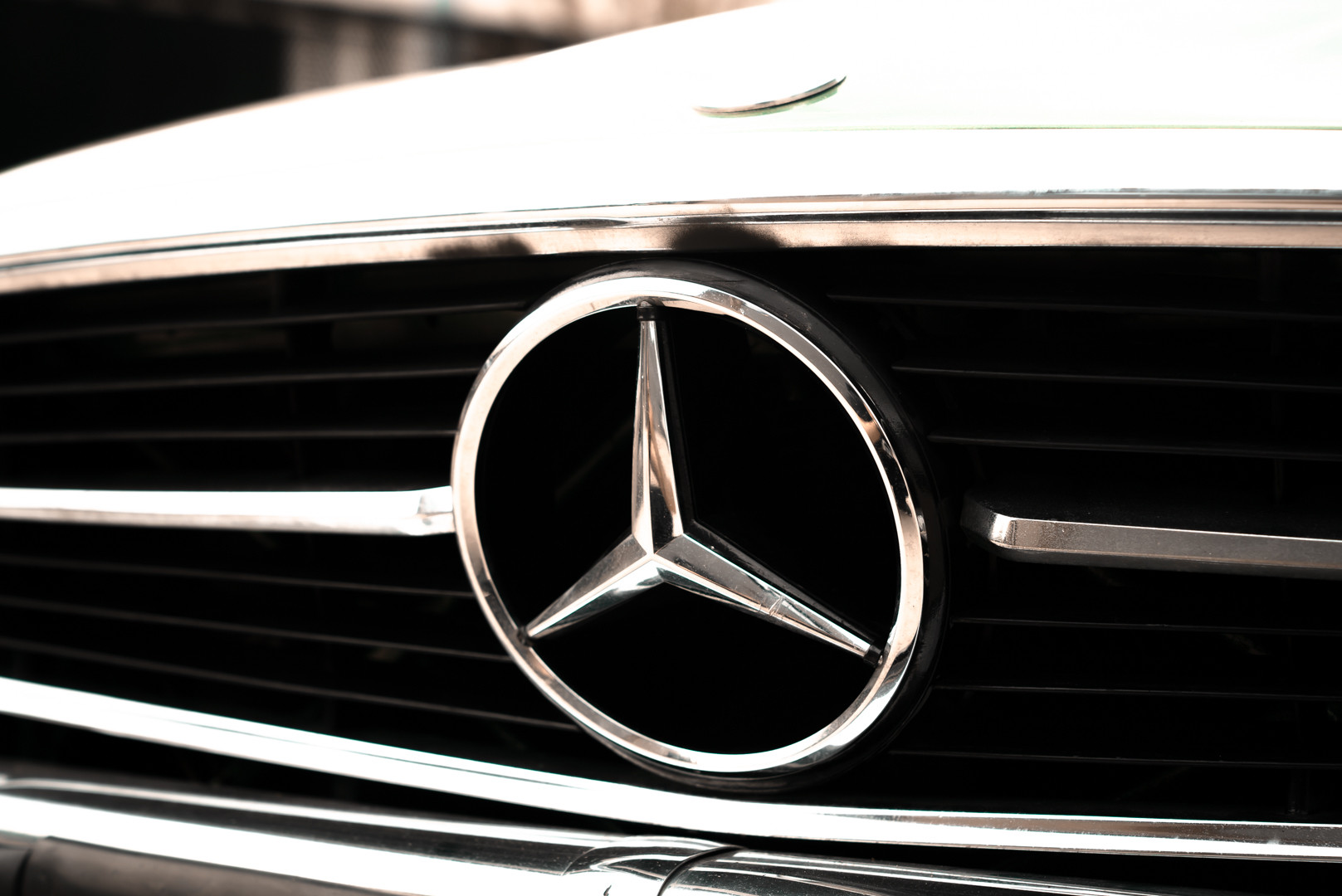 1986 Mercedes-Benz SL 300 13