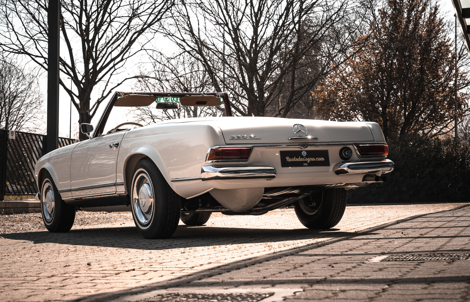 1966 Mercedes-Benz SL 230 Pagoda 2