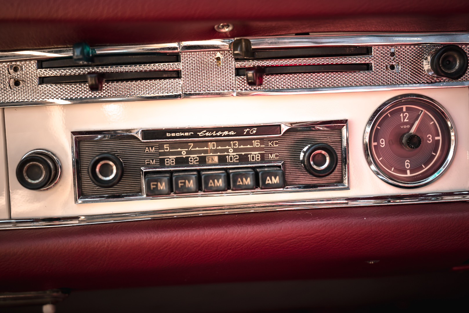 1966 Mercedes-Benz SL 230 Pagoda 28