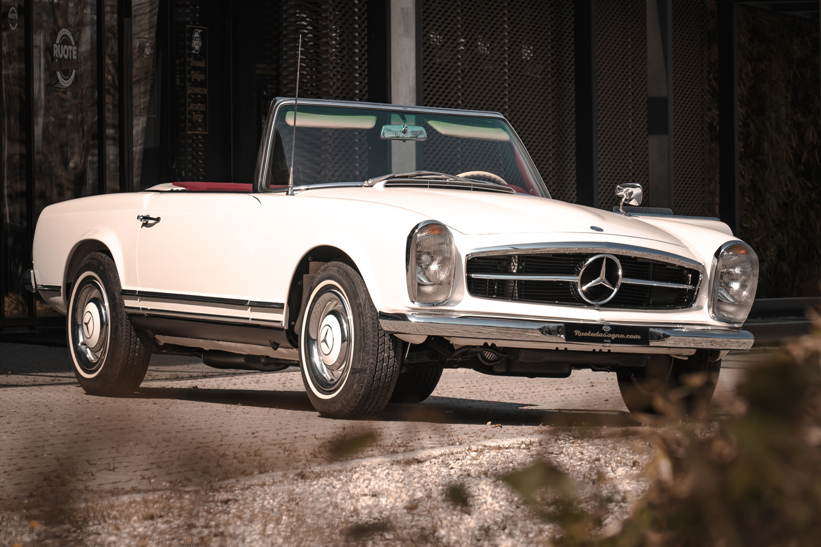 1966 Mercedes-Benz SL 230 Pagoda 39