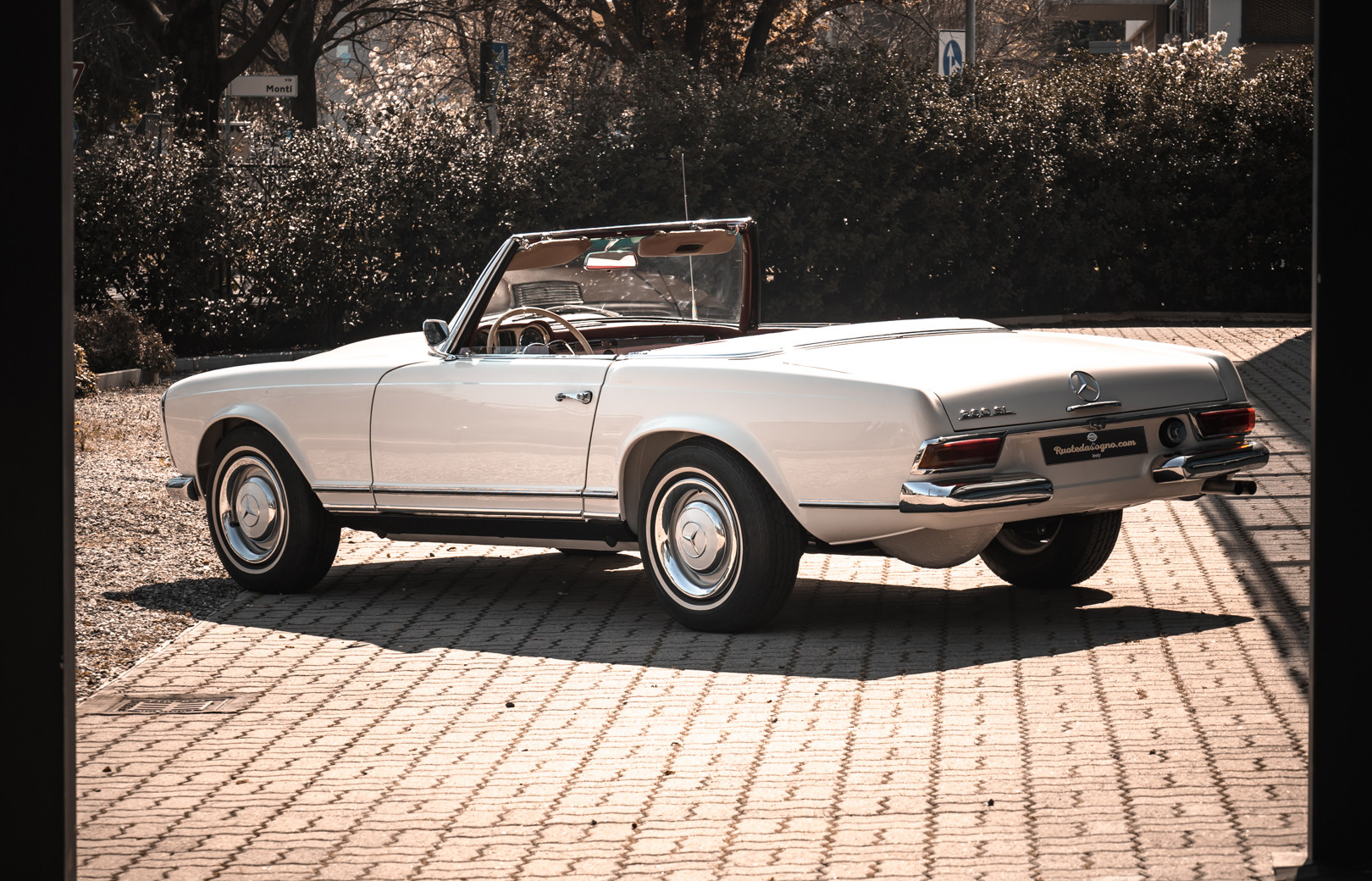1966 Mercedes-Benz SL 230 Pagoda 3