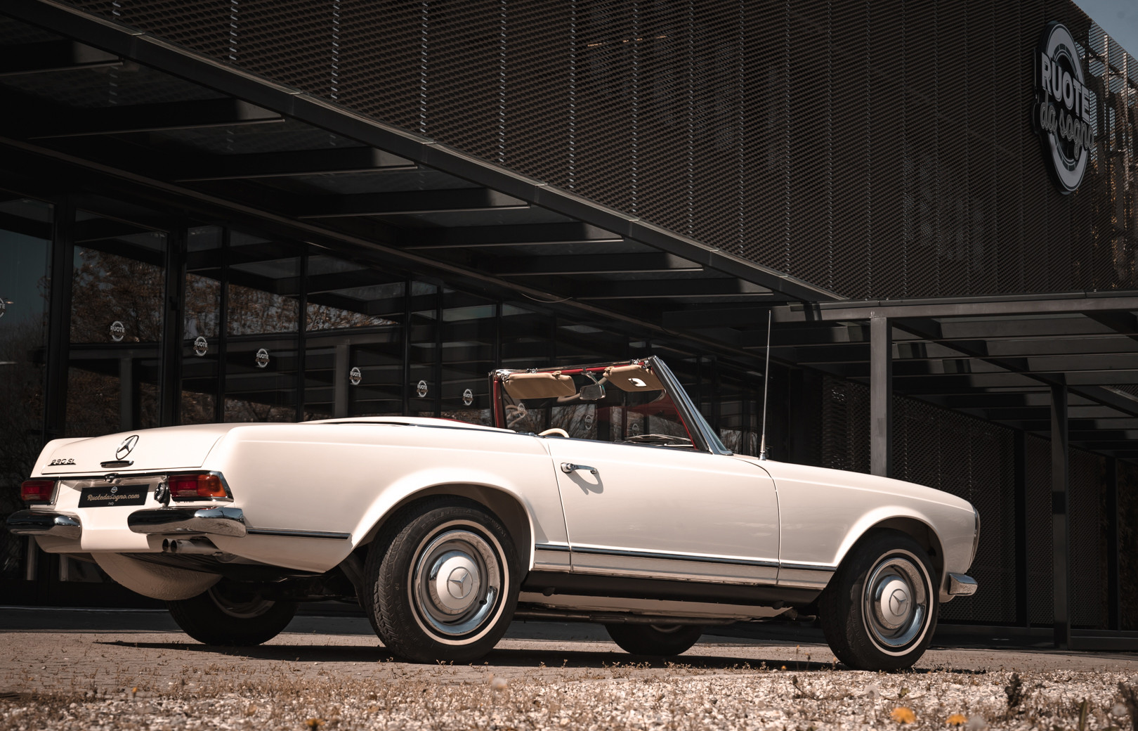 1966 Mercedes-Benz SL 230 Pagoda 5