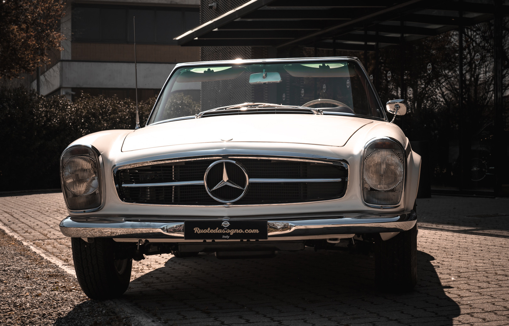 1966 Mercedes-Benz SL 230 Pagoda 10