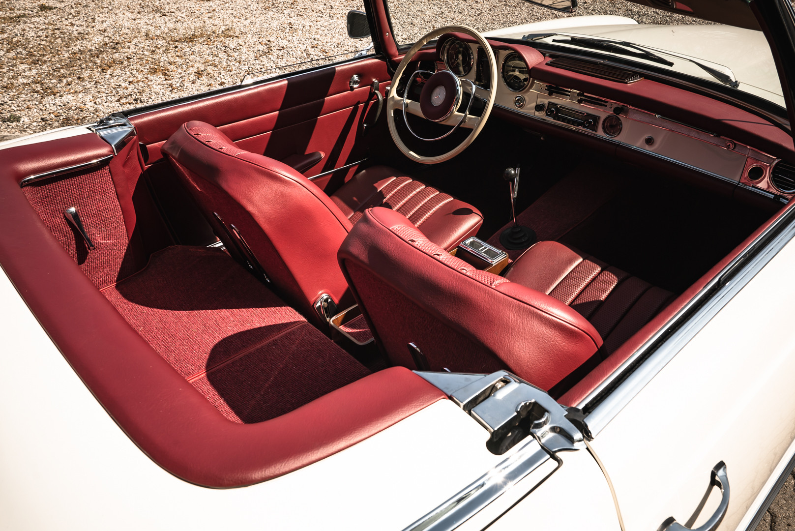 1966 Mercedes-Benz SL 230 Pagoda 18