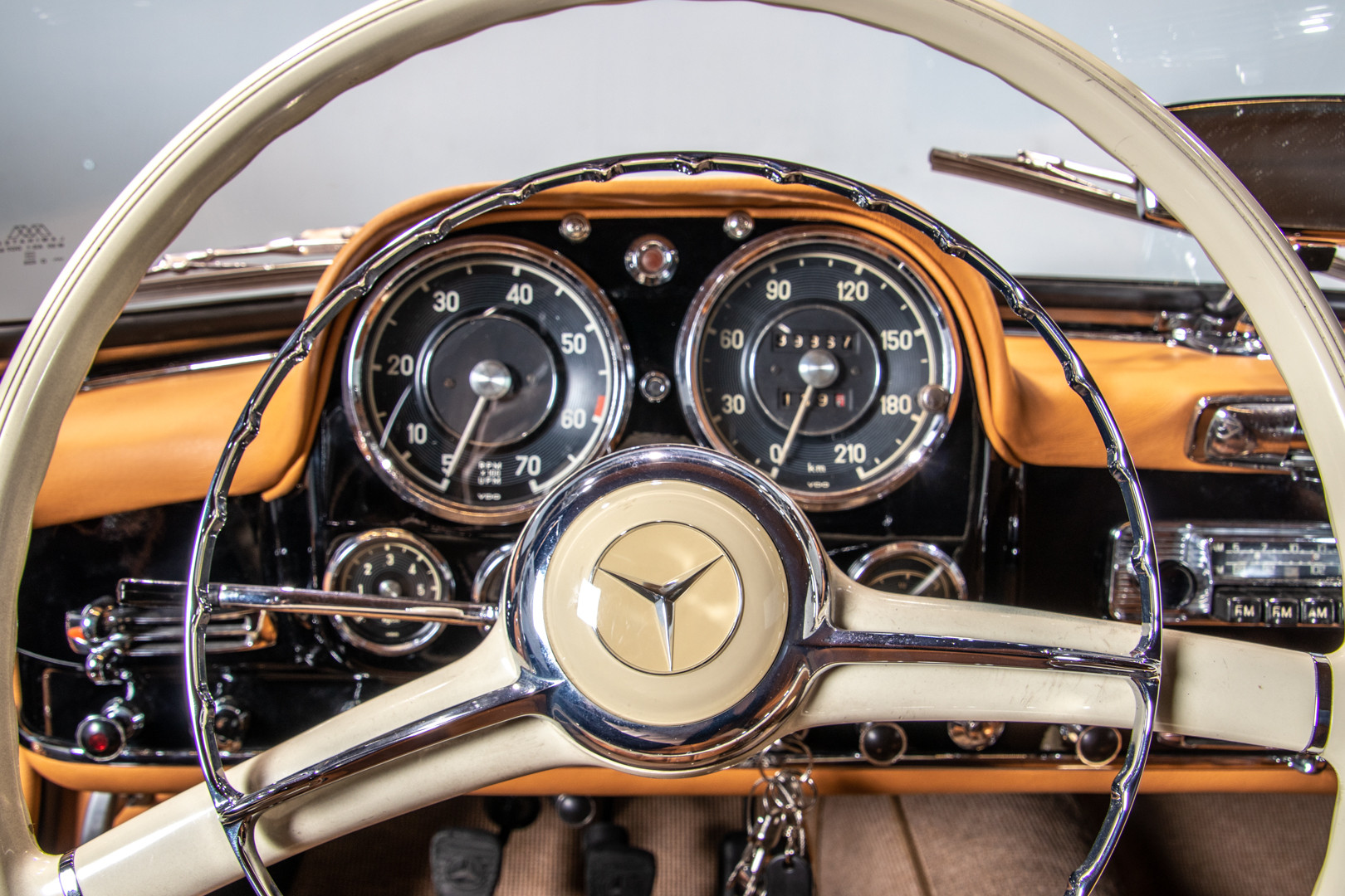 1961 Mercedes-Benz 190 SL 17
