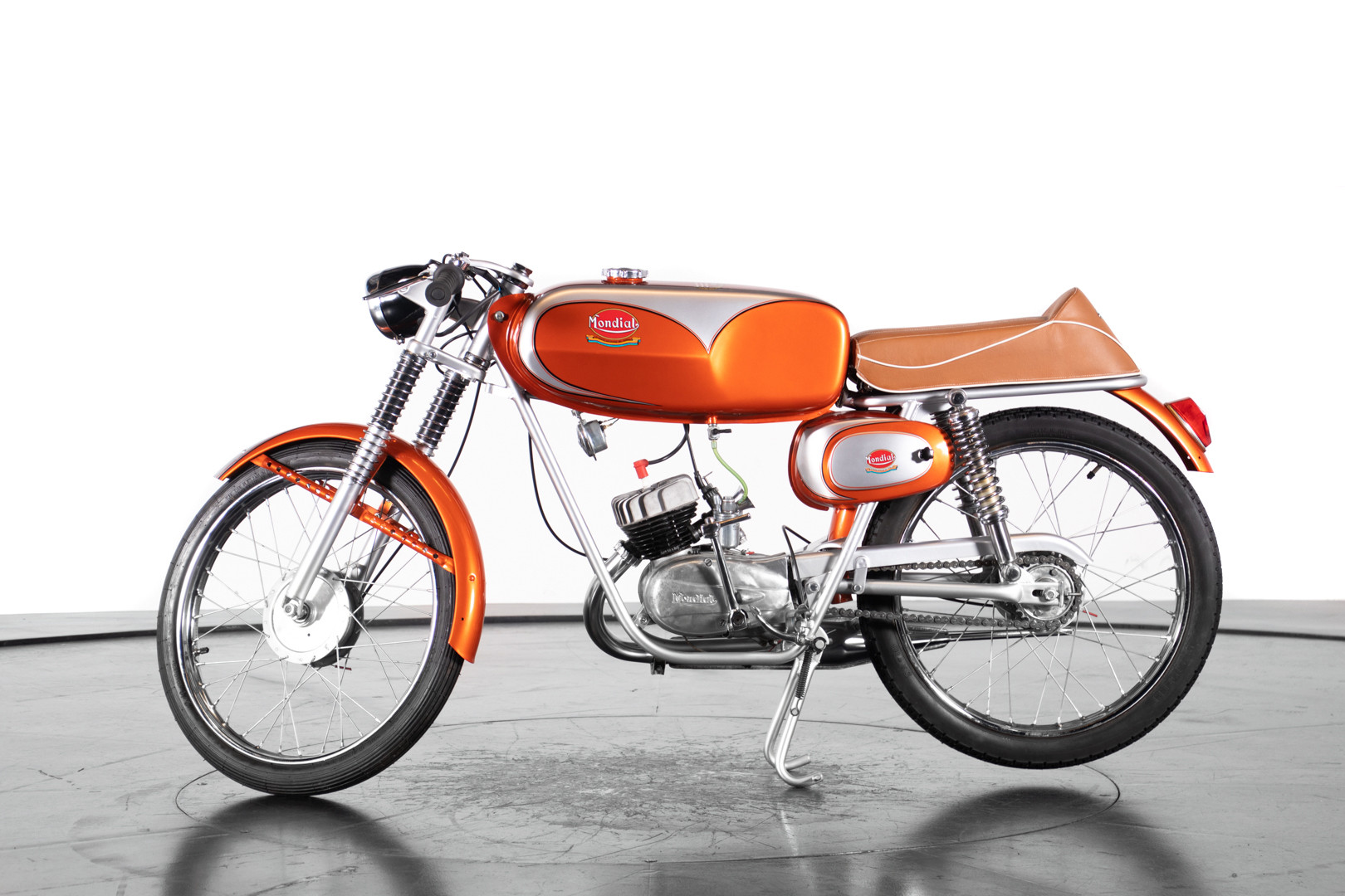 1982 MONDIAL RECORD 10