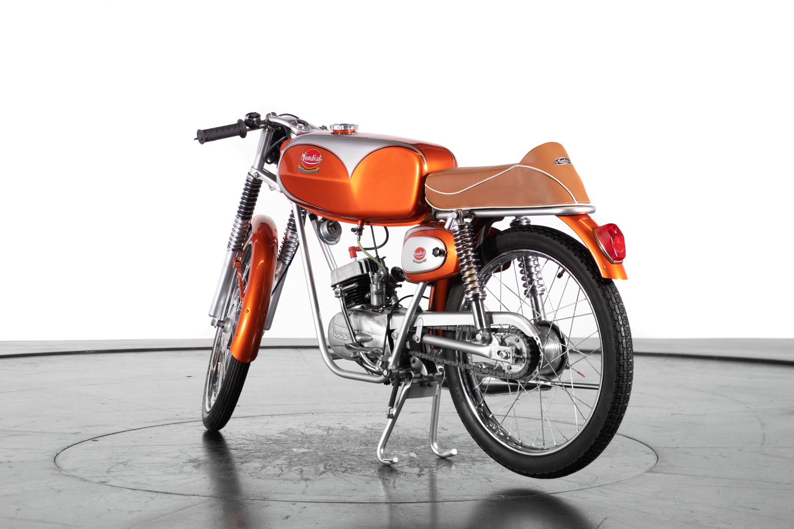1982 MONDIAL RECORD 13