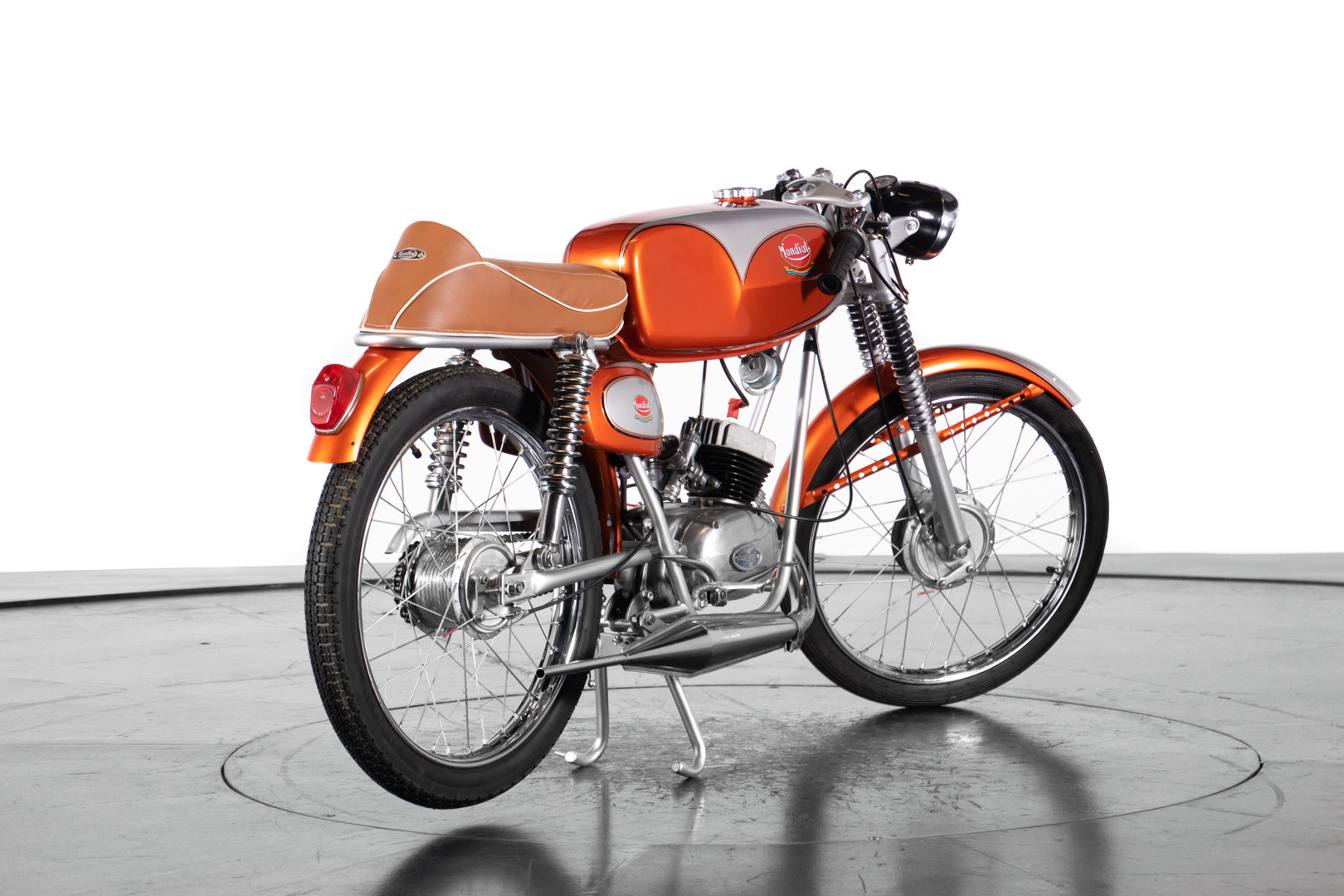 1982 MONDIAL RECORD 1