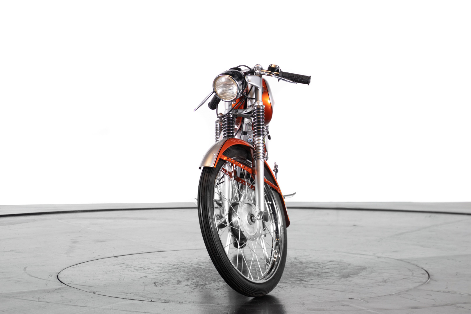 1982 MONDIAL RECORD 9