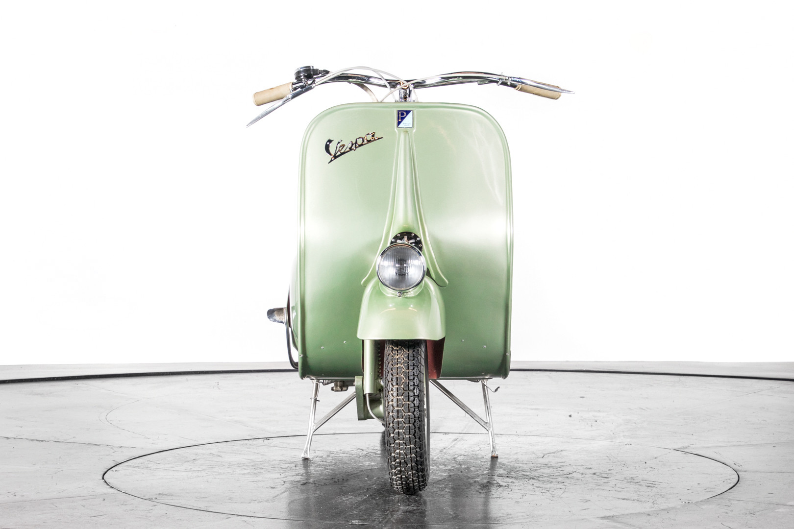 1949 Piaggio Vespa Bacchetta 1