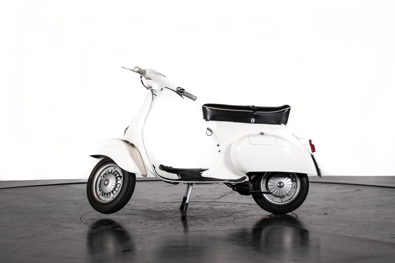 1972 Piaggio Vespa 125 Primavera 1