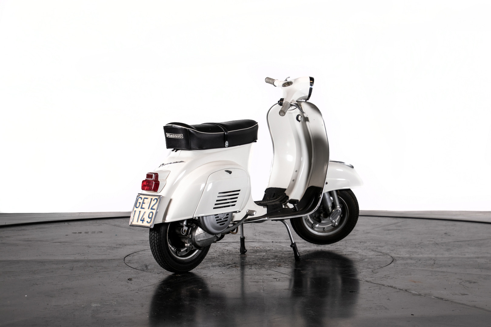 1972 Piaggio Vespa 125 Primavera 3