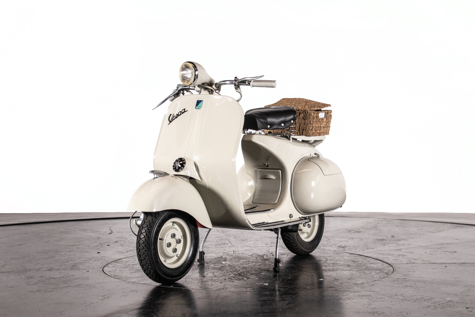 1955 Piaggio Vespa 150 VL2M 3