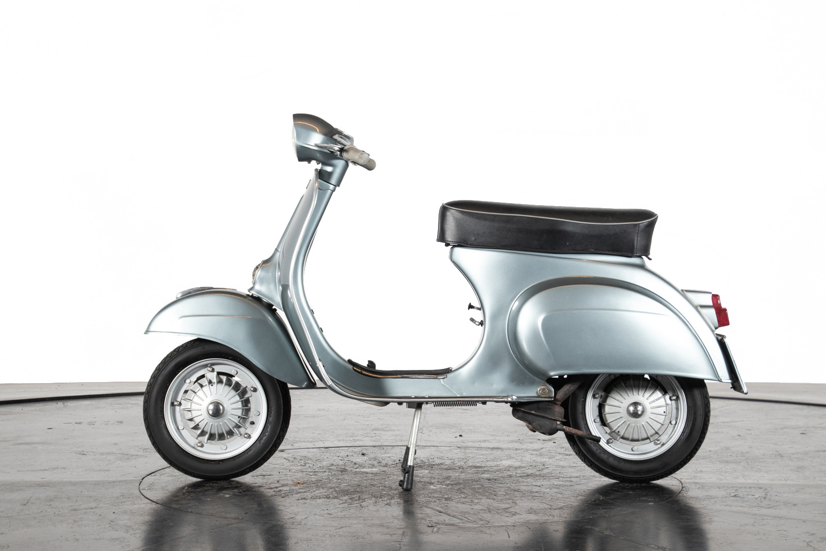 1965 Piaggio Vespa 125 VMA1T 0