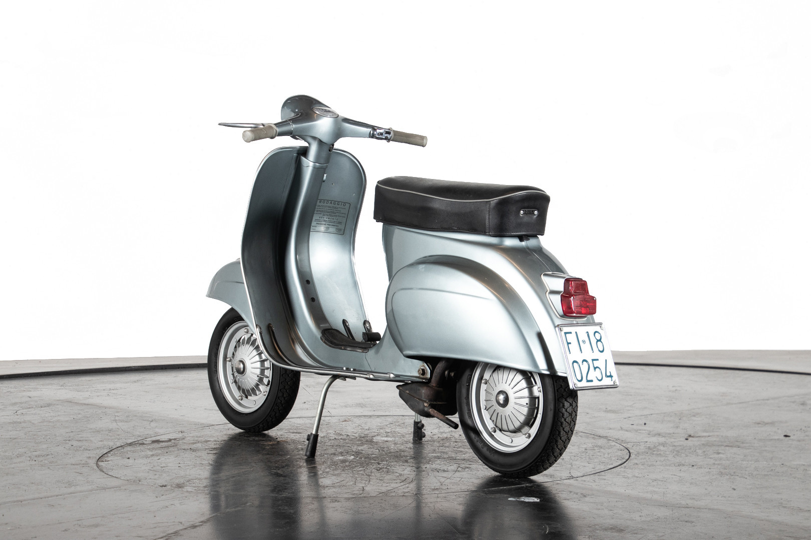 1965 Piaggio Vespa 125 VMA1T 3