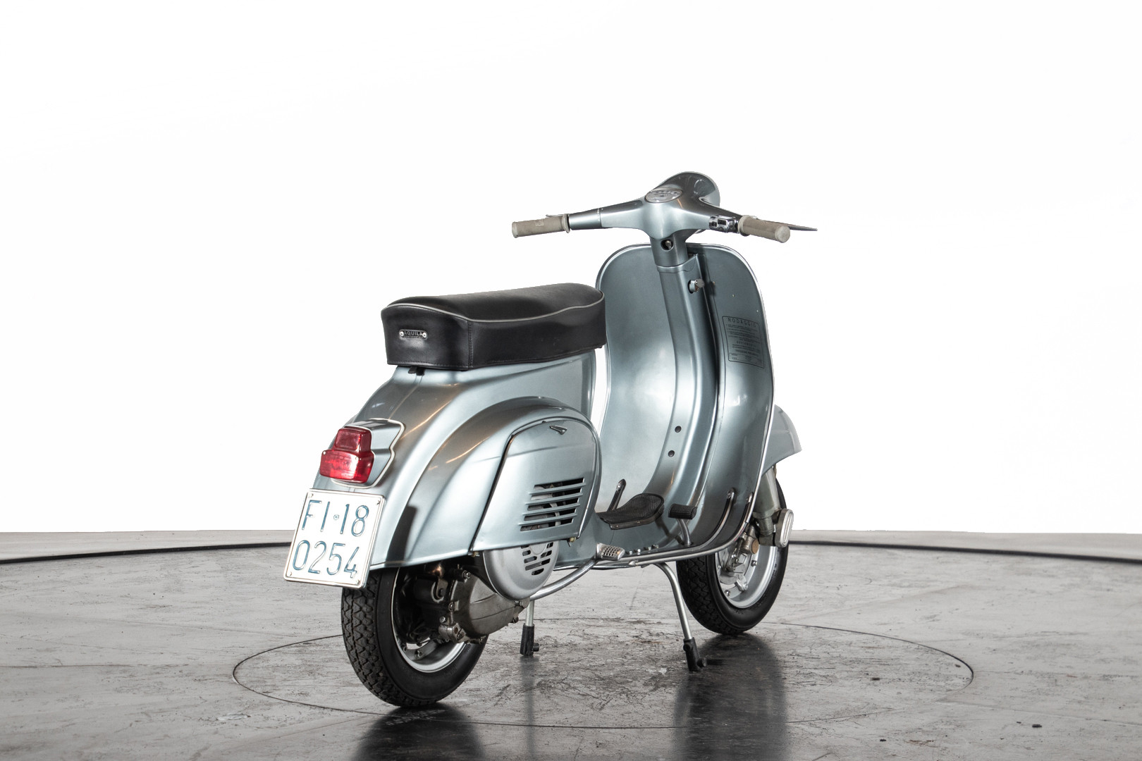 1965 Piaggio Vespa 125 VMA1T 4
