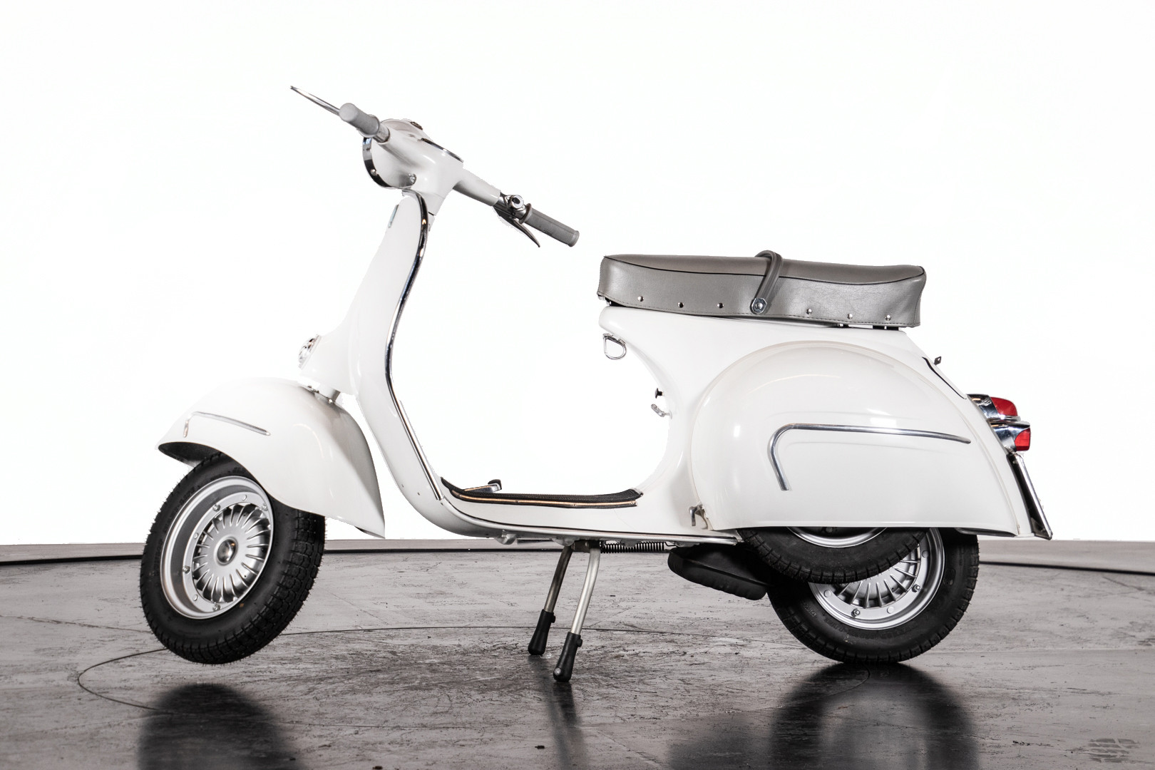 1961 Piaggio Vespa GS 160 0