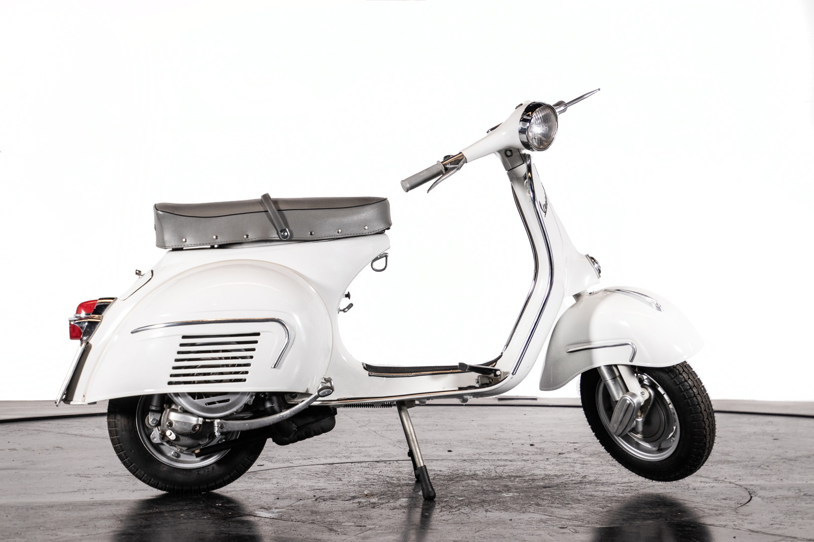 1961 Piaggio Vespa GS 160 6