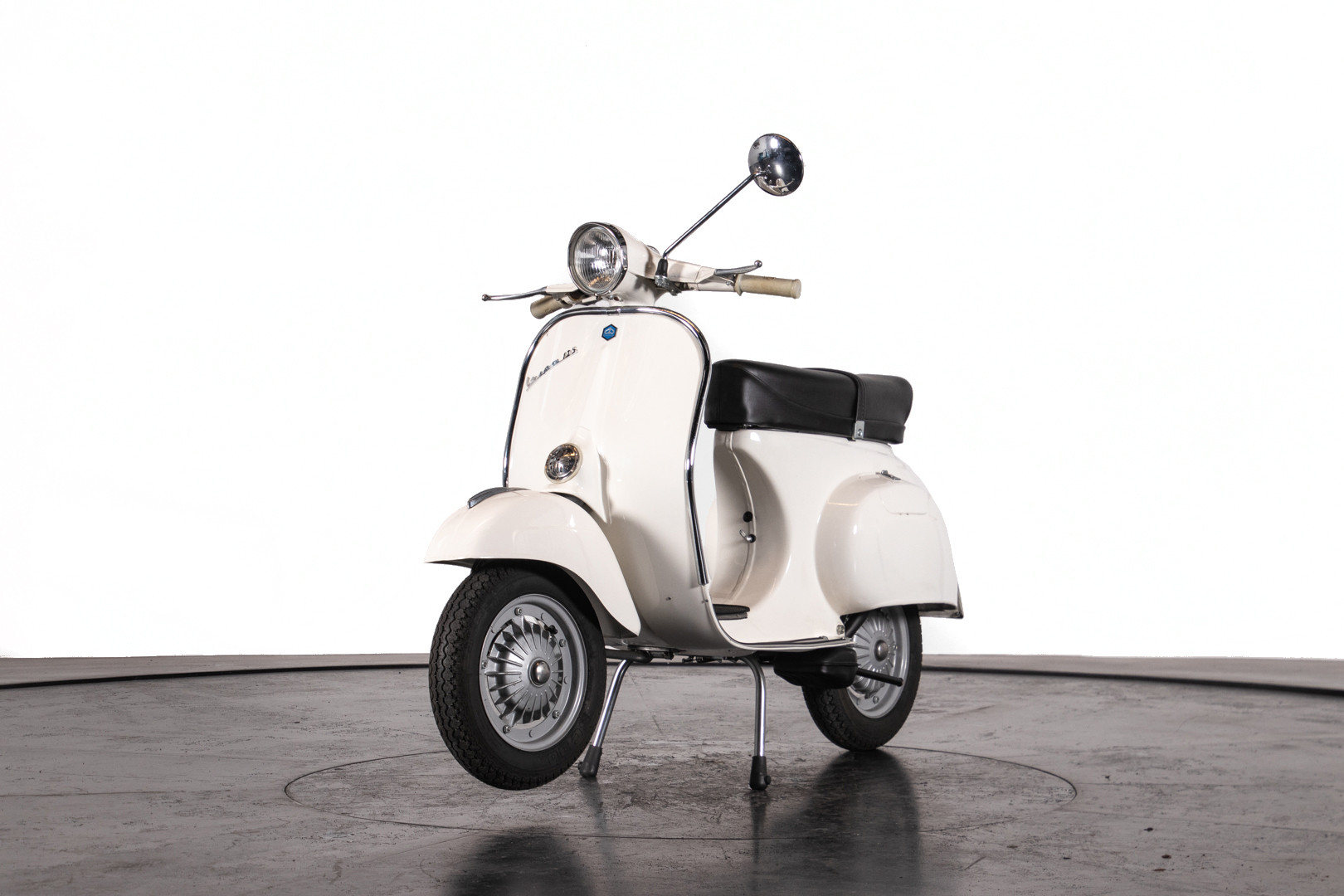 1969 Piaggio Vespa 125 Primavera 2