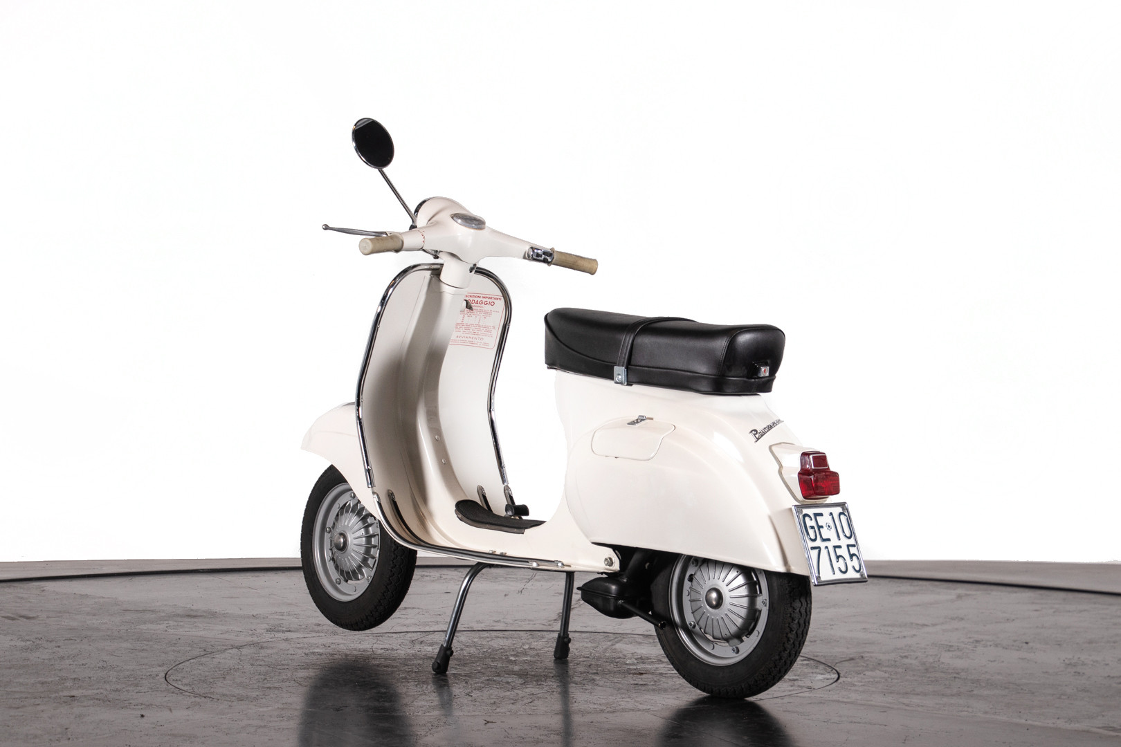 1969 Piaggio Vespa 125 Primavera 3