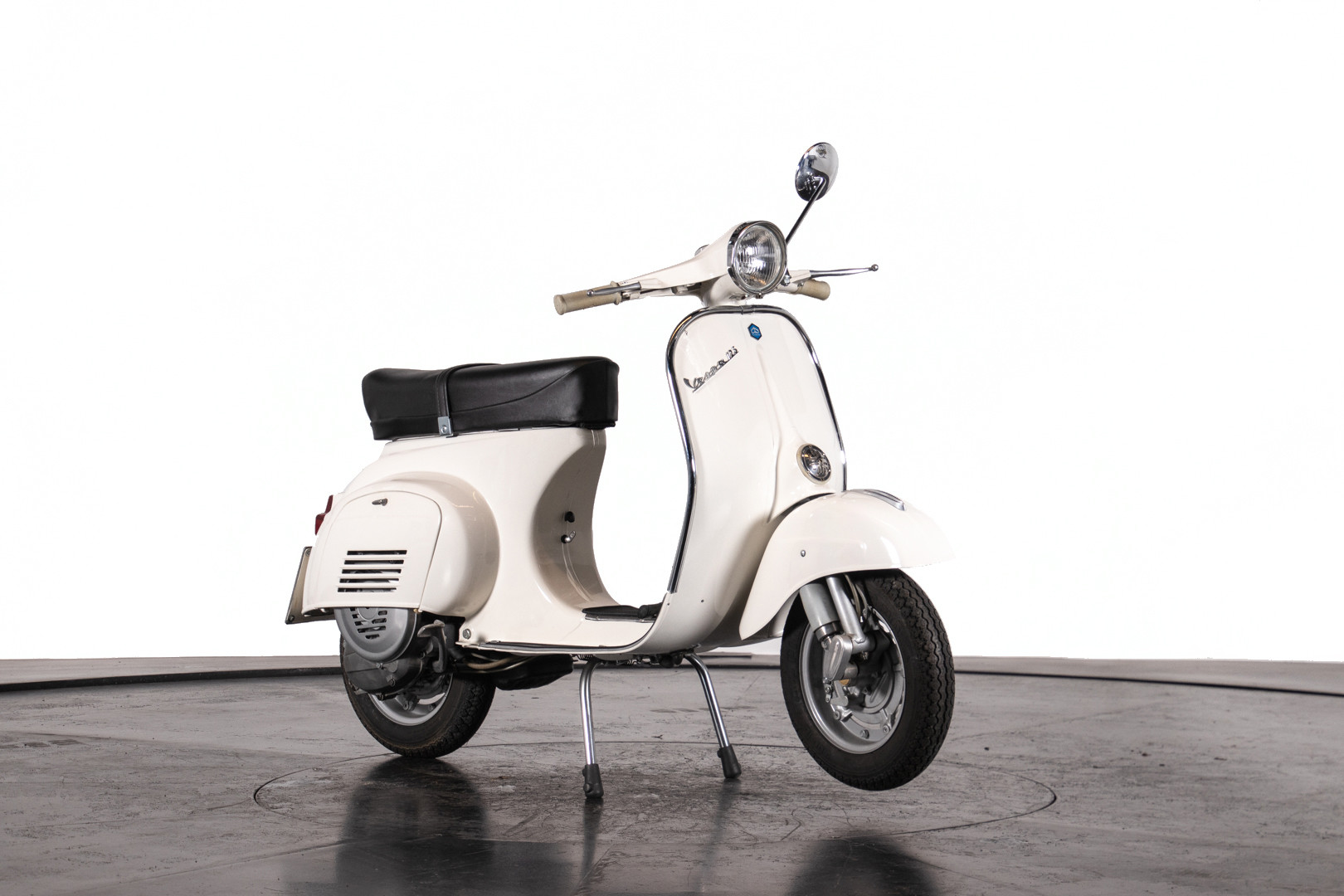 1969 Piaggio Vespa 125 Primavera 6