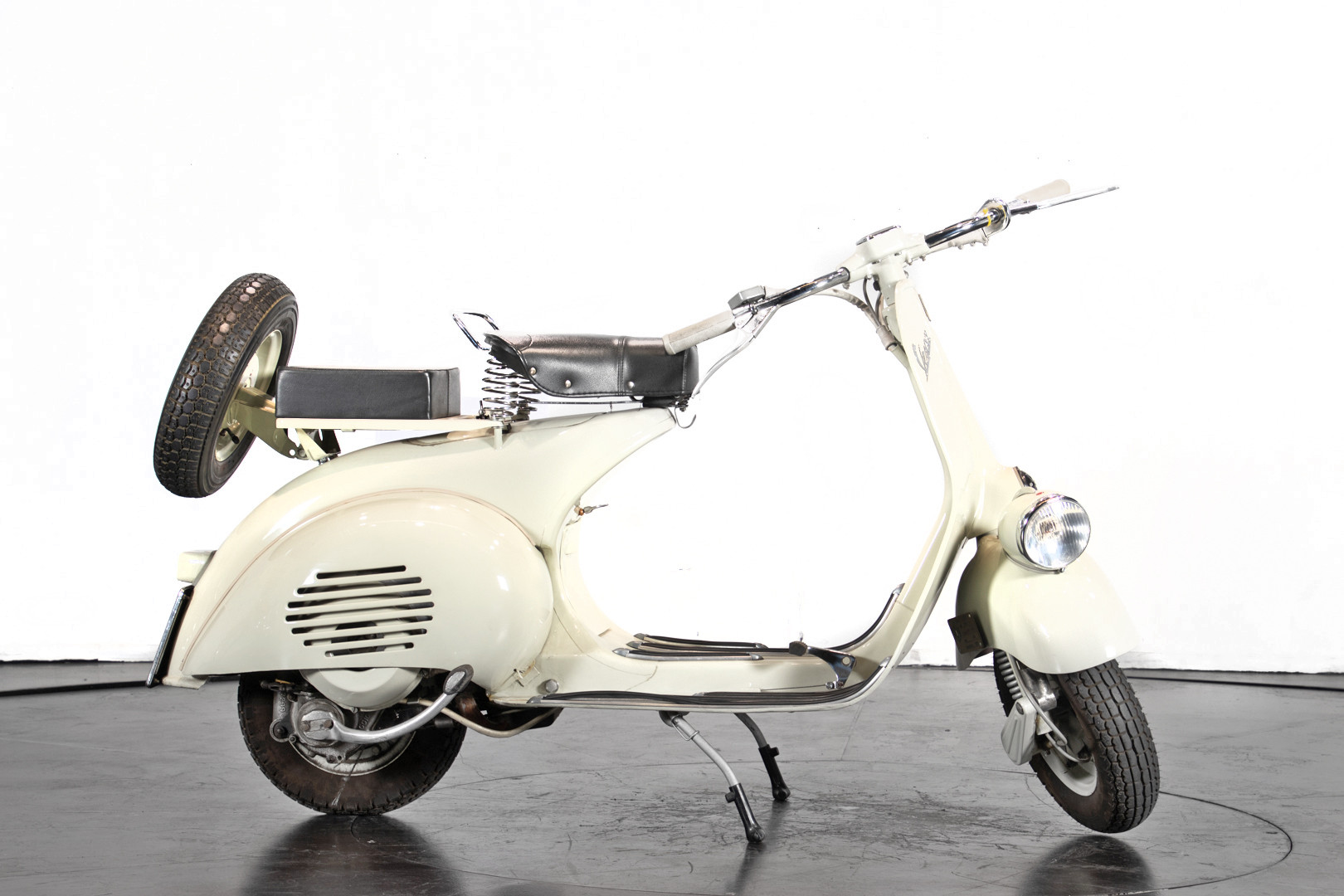 1960 Piaggio Vespa 125 VM2T 4