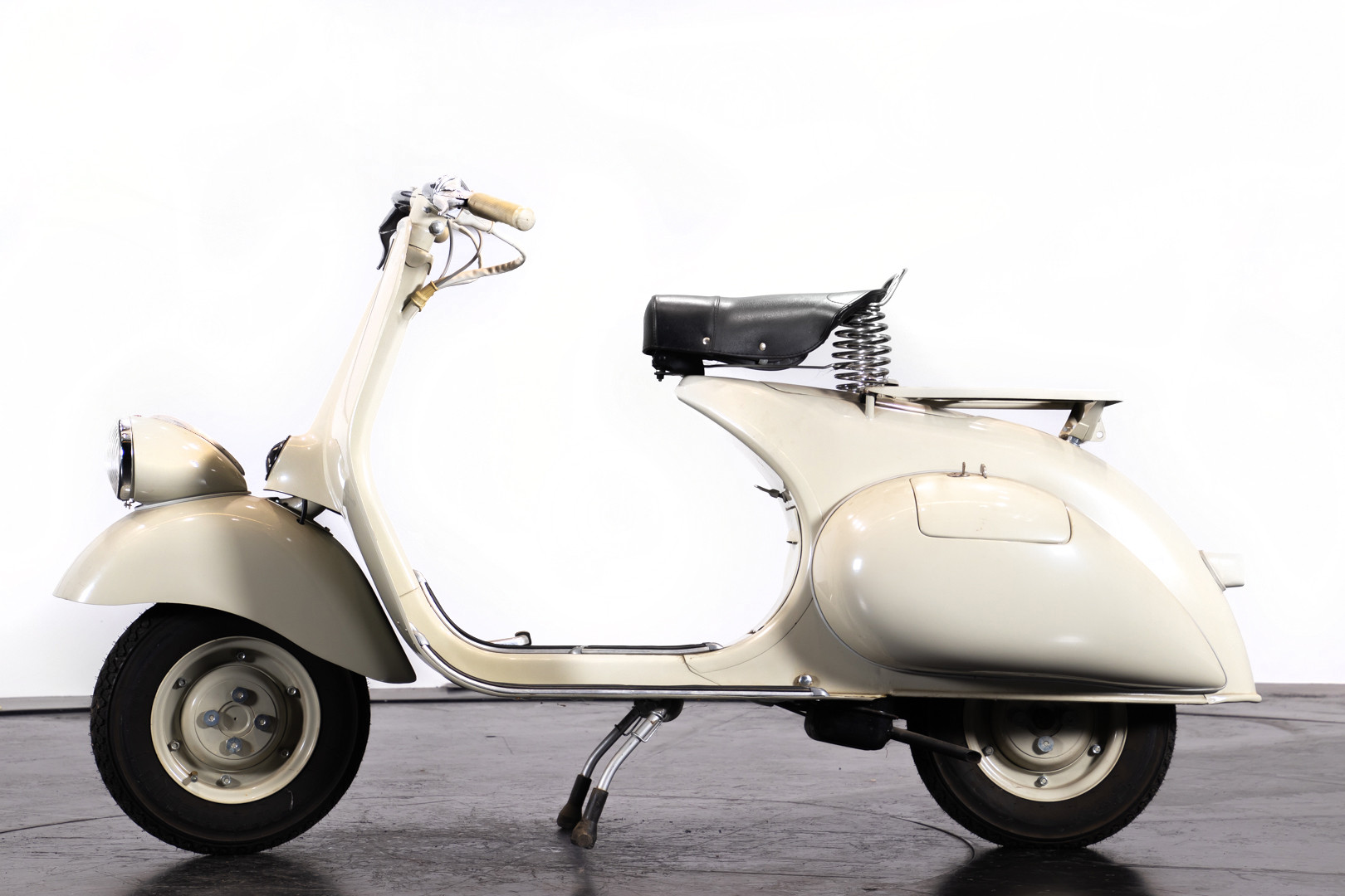 1954 Piaggio Vespa Faro Basso Piaggio Classic