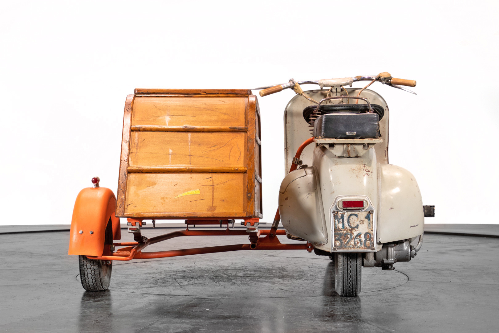 1953 Piaggio Vespa Sidecar faro basso 5