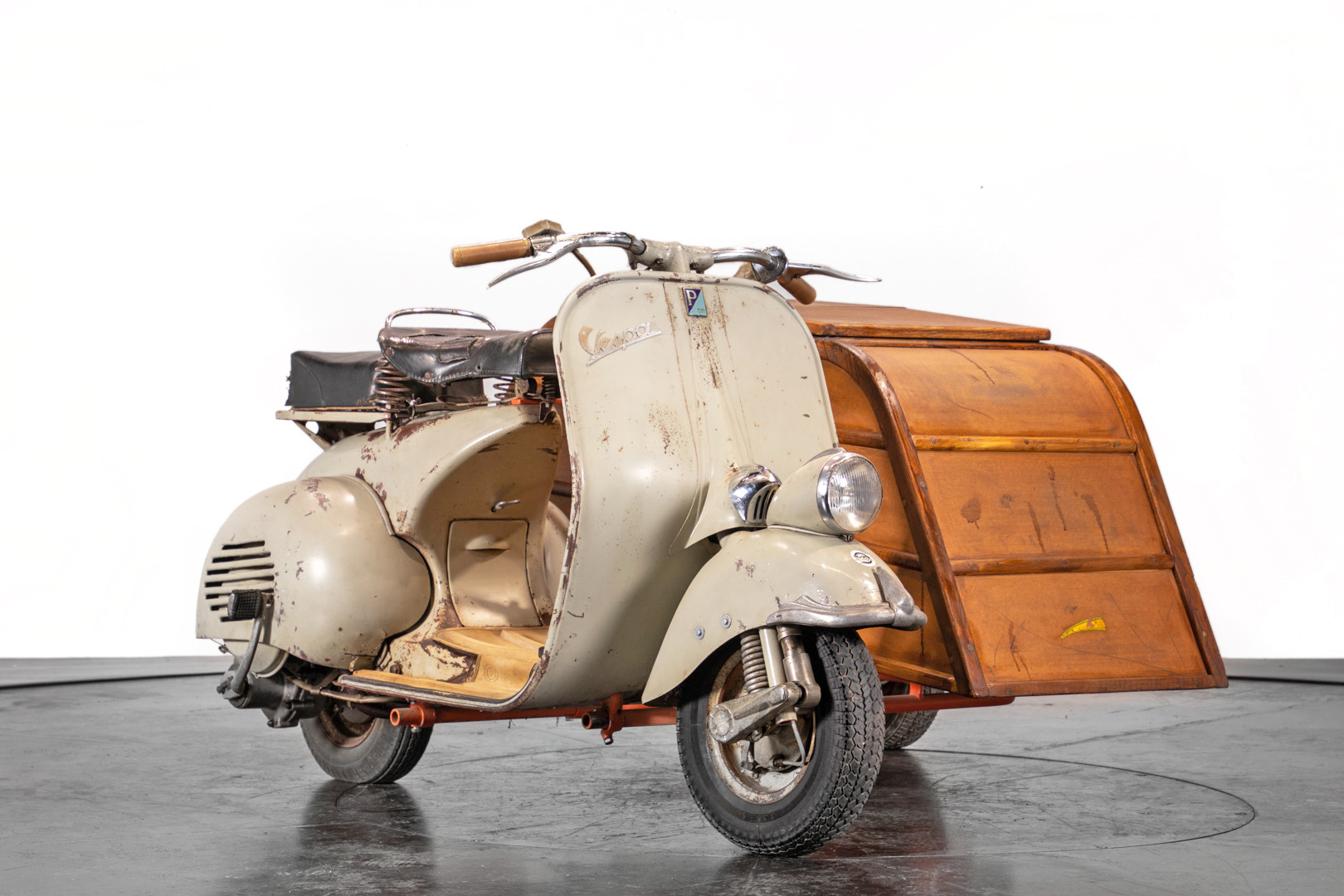 1953 Piaggio Vespa Sidecar faro basso 3