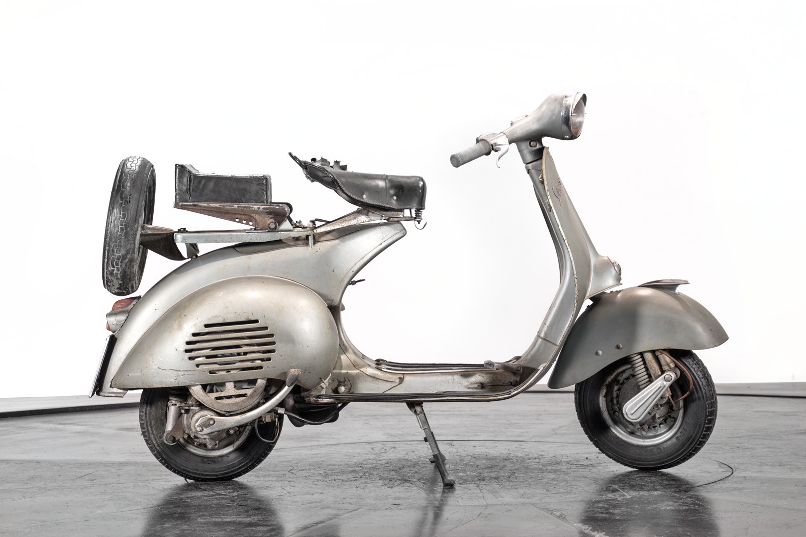 1957 Piaggio Vespa vb1 2