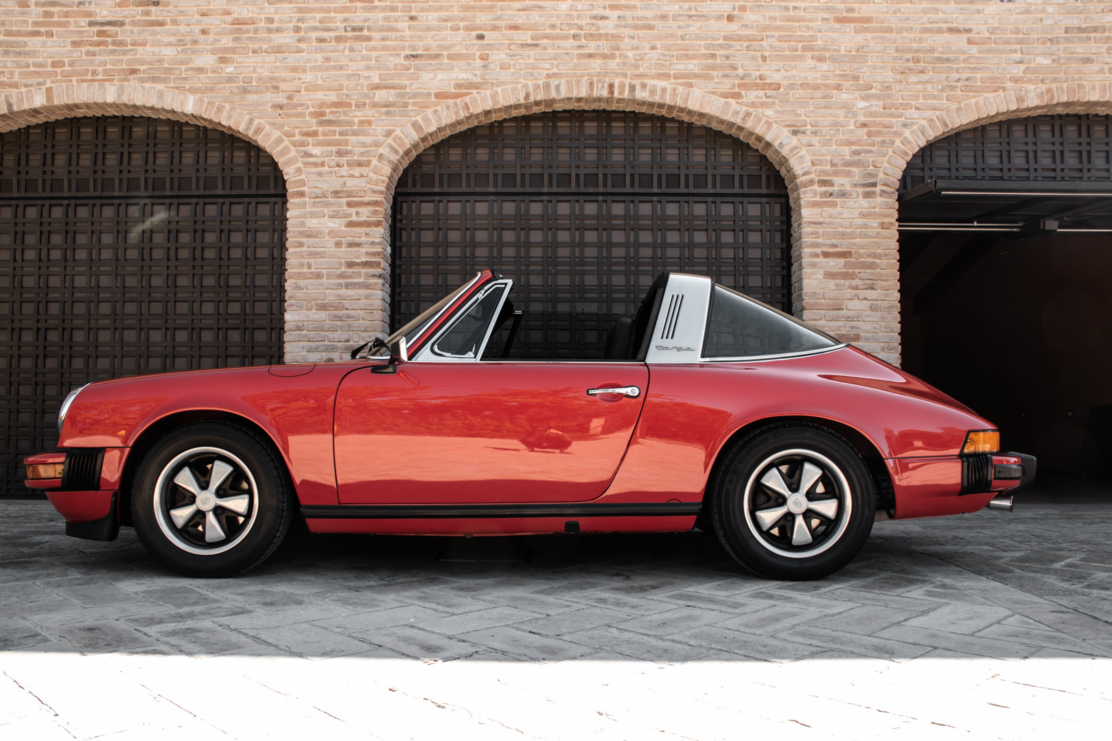1974 Porsche 911 S 2.7 Targa 4