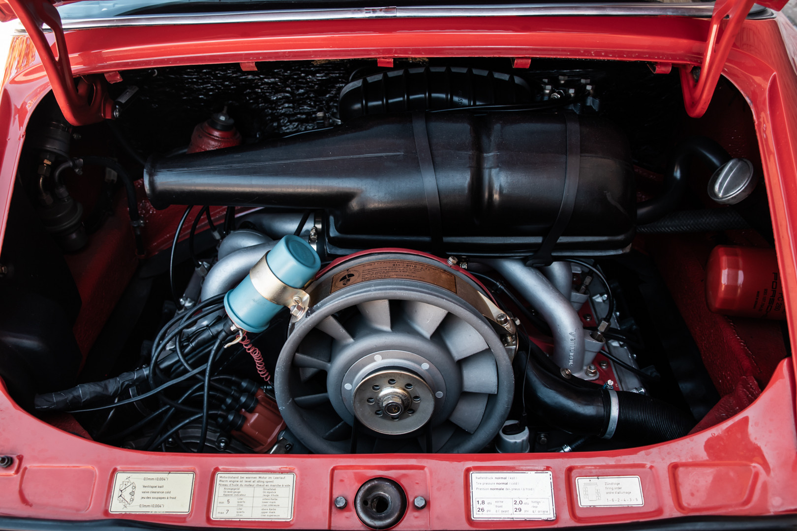 1974 Porsche 911 S 2.7 Targa 37