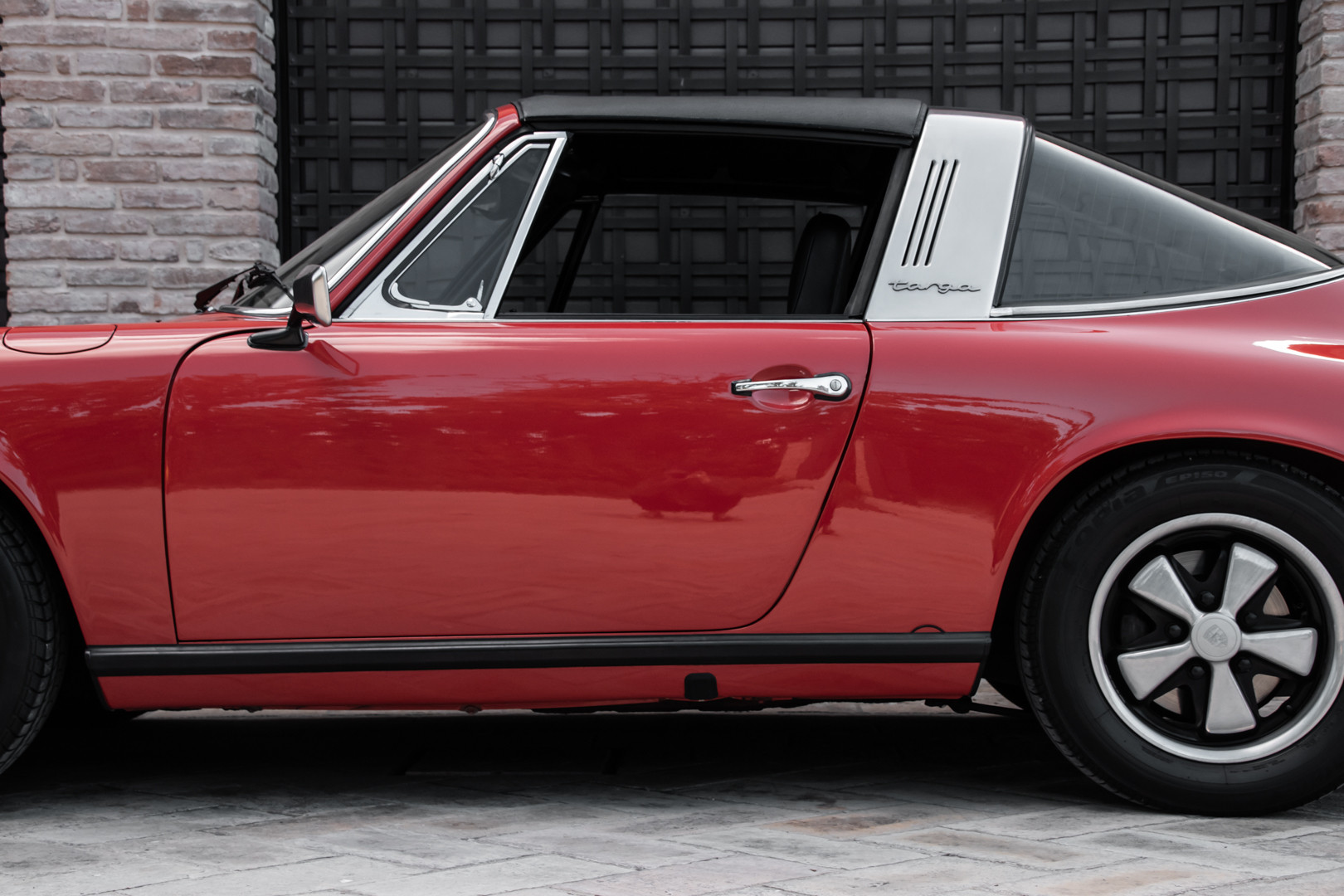 1974 Porsche 911 S 2.7 Targa 13