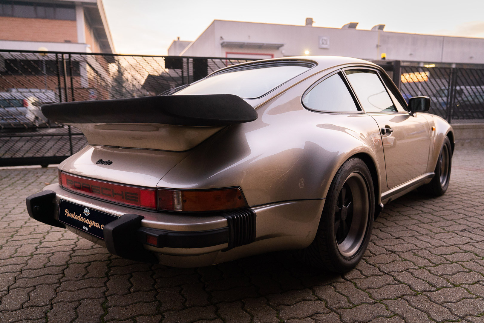 1985 Porsche 930 Turbo 2