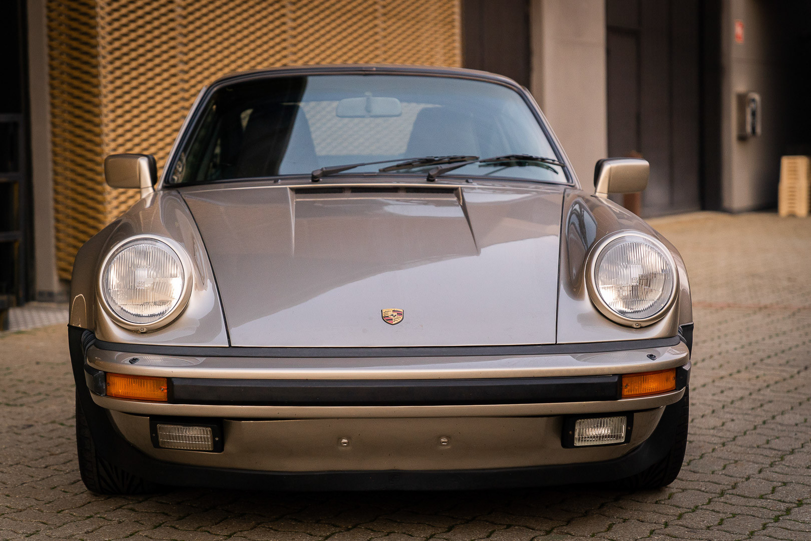 1985 Porsche 930 Turbo 9
