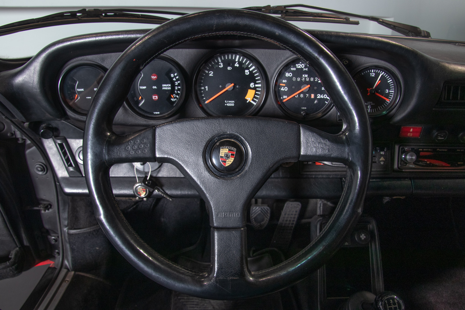 1983 Porsche 911 SC Targa 26