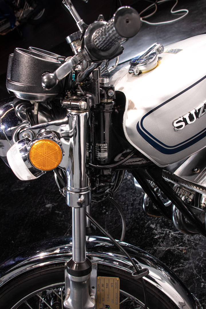 1975 Suzuki GT 380 25